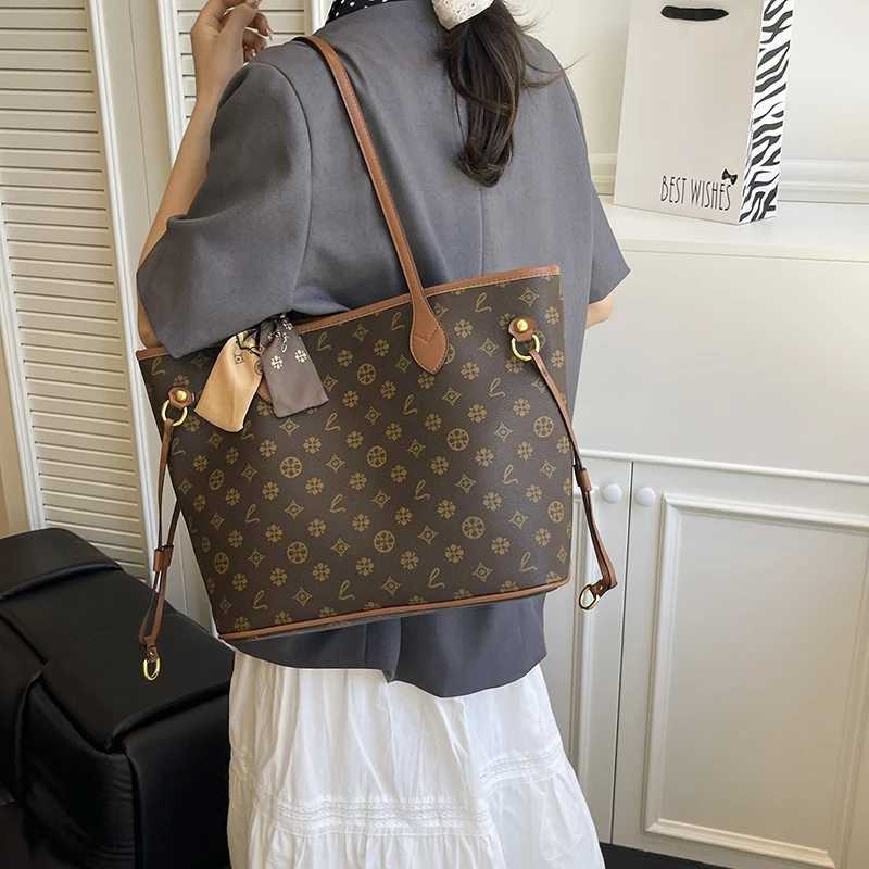 Classic Elegant Leather Messenger Bag Crossbody Shoulder Handbag For Women By Famous DesignerW251117