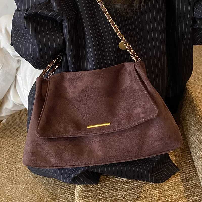 Autumn New Korean Tote Bag Women Large-capacity Chain Shoulder Bag Textured Messenger Model Commuter Retro StyleW251117
