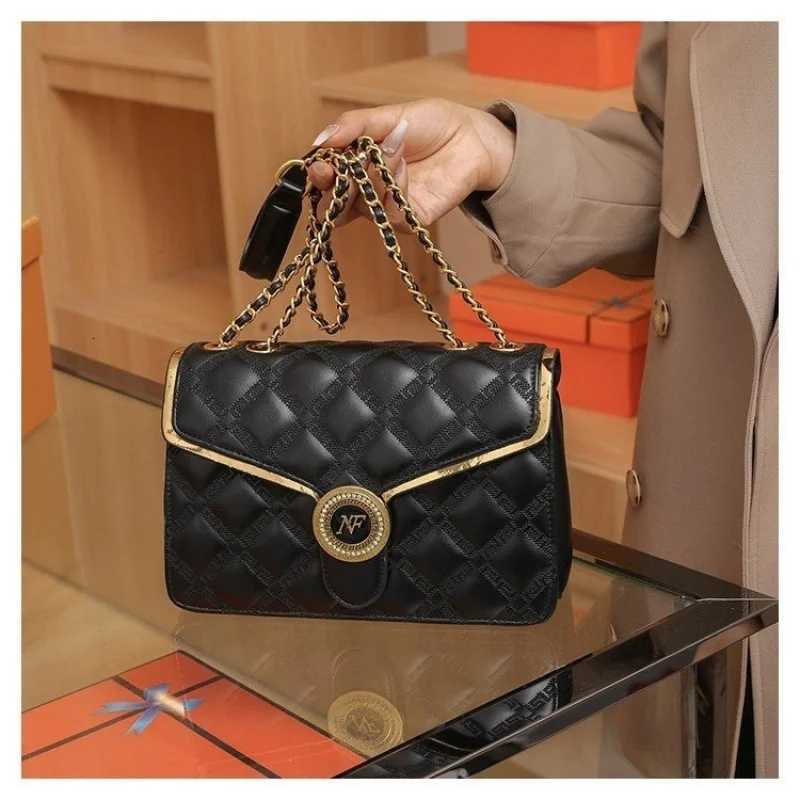 Popular Handbags For Women By Famous Designer High-Quality Leather With Chic Details Timeless Piece For Any OutfitW251117