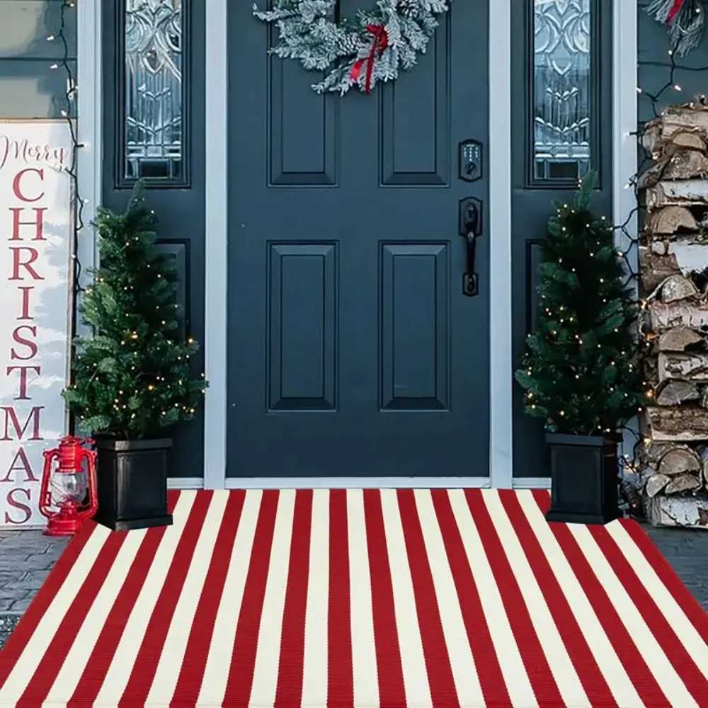 Christmas Red and White Stripe Outdoor Rug Layered Welcome Doormat Christmas Home Decor for Front Porch Decor Farmhouse DecorM251117