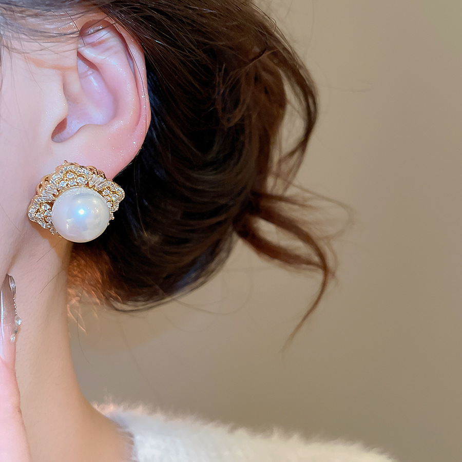 Silver Needle Zircon Pearl Geometric Square Stud Fashion Retro Niche Exquisite Light Luxury High-end Feel Earrings for Women - view 7