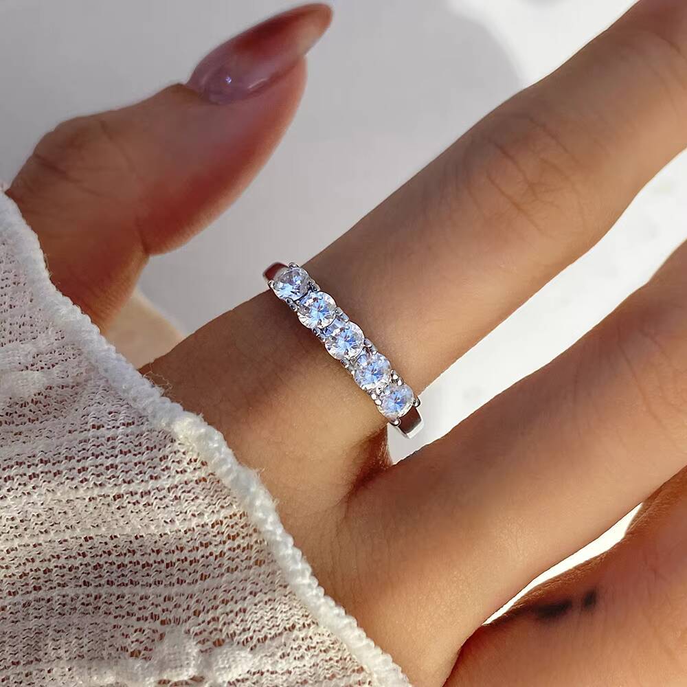 Wholesale S925 Gold Plated Womens Round Brilliant CZ in Prong Setting Luxury Wedding Ring Band for Party Bulk Order