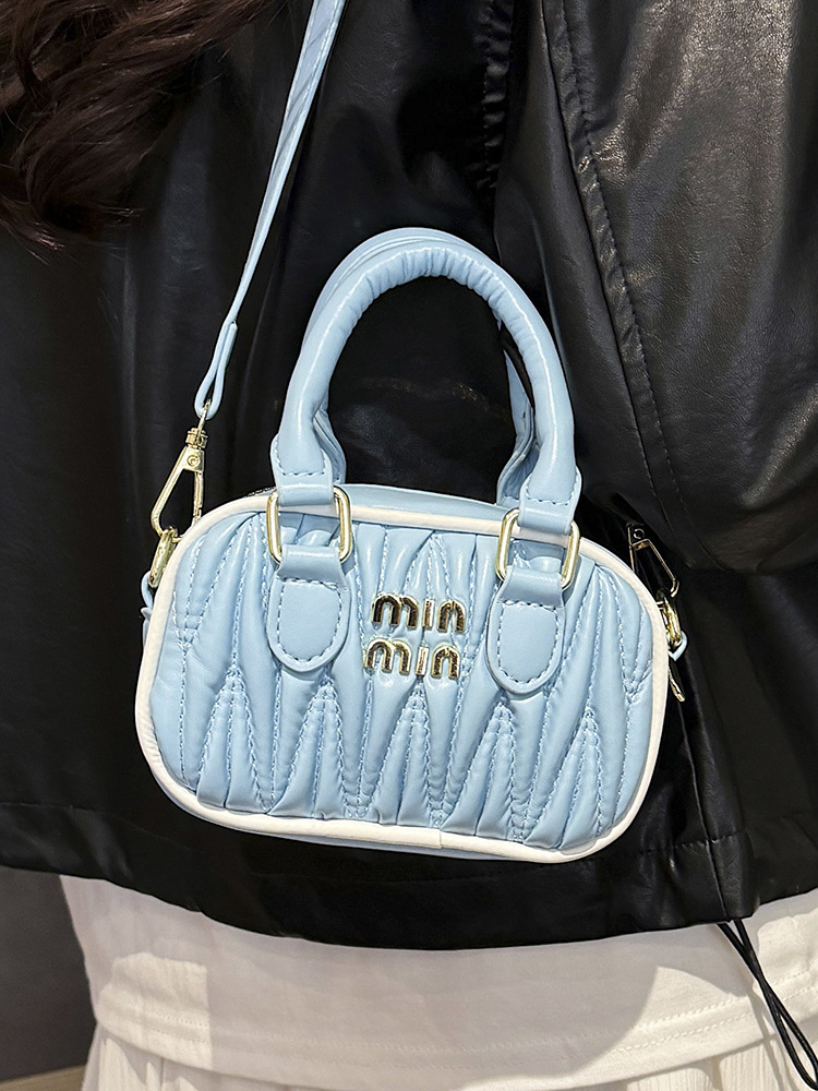designer bag new Advanced texture wrinkled hand-held pillow bag leisure and versatile suitable for commuting stylish crossbody women's bag