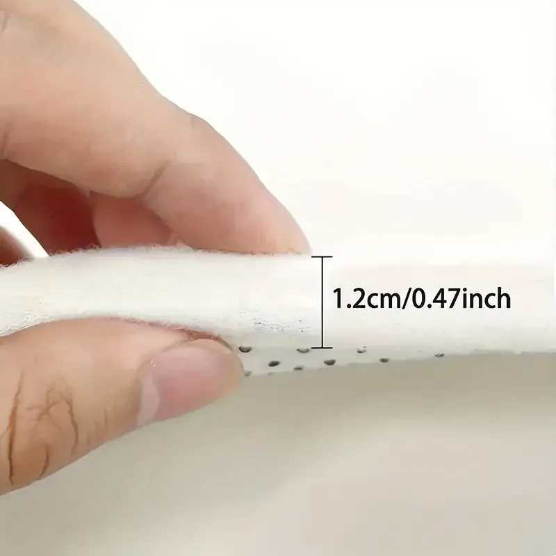 VIKAMA Merry Christmas Doormat-Holiday Tree and Santa Design Machine Washable Thick Flannel Suitable for Bathroom Living RoomM251117