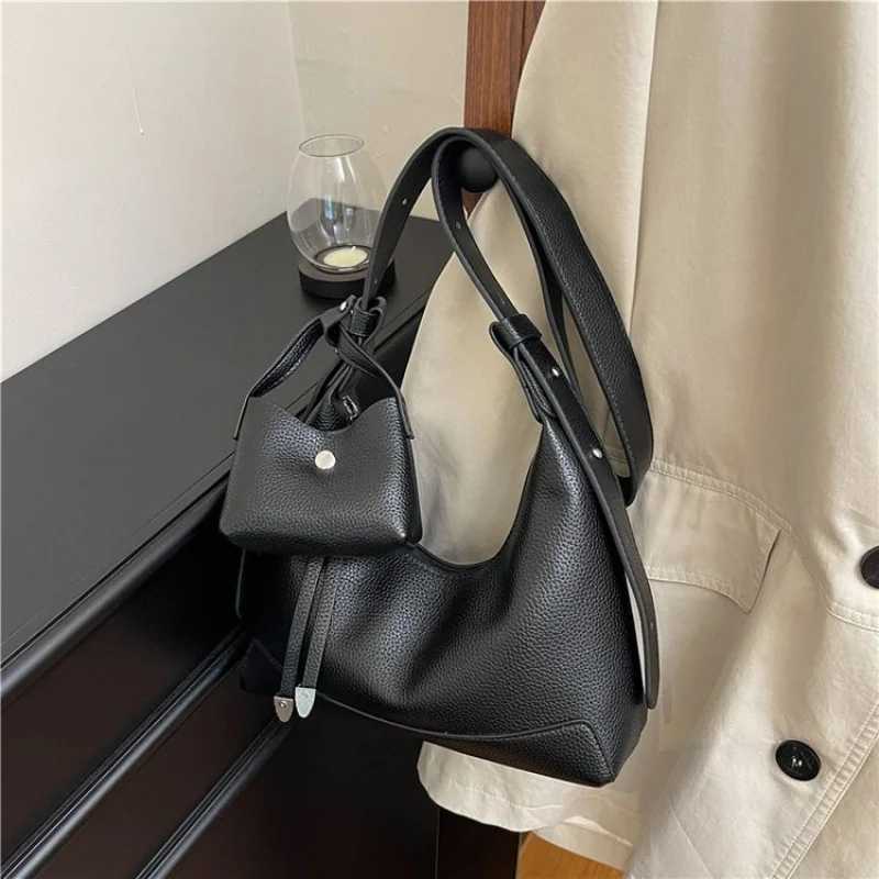 Famous Designer Leather Womens Shoulder Bag Luxury Brand Trendy Classic Elegant Artistry Elegant Vintage Daily BagW251117