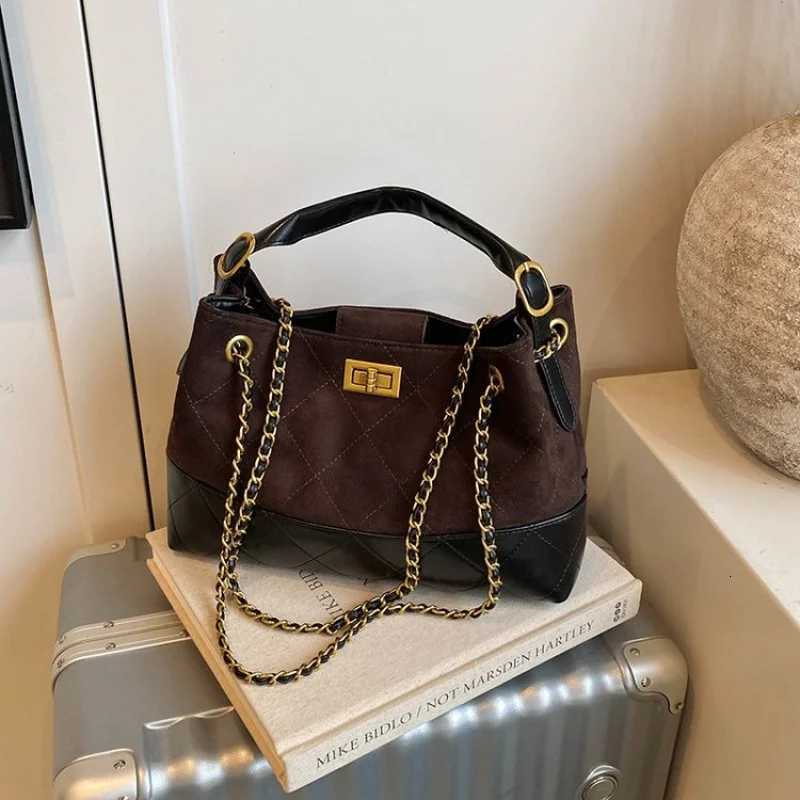 Vintage Inspired Leather Shopper Bag Large Capacity For Business Women With Elegant Minimalist LookW251117