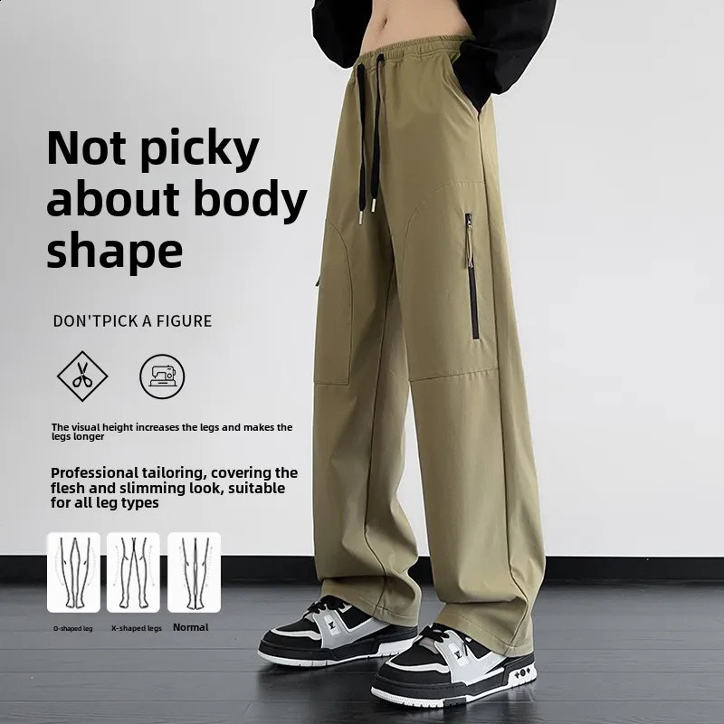 Casual straight hiking pants mens bag wide leg work loose clothing closeup Harajuku fashion 250407