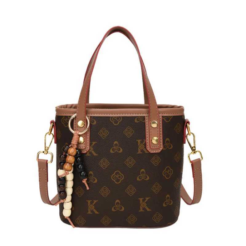 Luxury Womens Messenger Bag Crafted From Premium Leather Featuring Paris Style And Elegant Commuter Vintage LookW251117