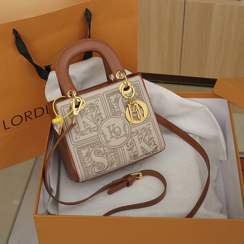 free shipping designers bags for womens ladies 2025 new handbag crossbody armpit bag light luxury high end versatile and fashionable for daily outfit