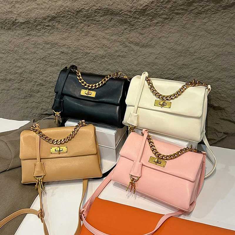 New in 2025 Womens Stylish Underarm Bag Tote - Handbag Combo Chain Baguette Design Fashion - forward One - shoulder CrossbodyW251117