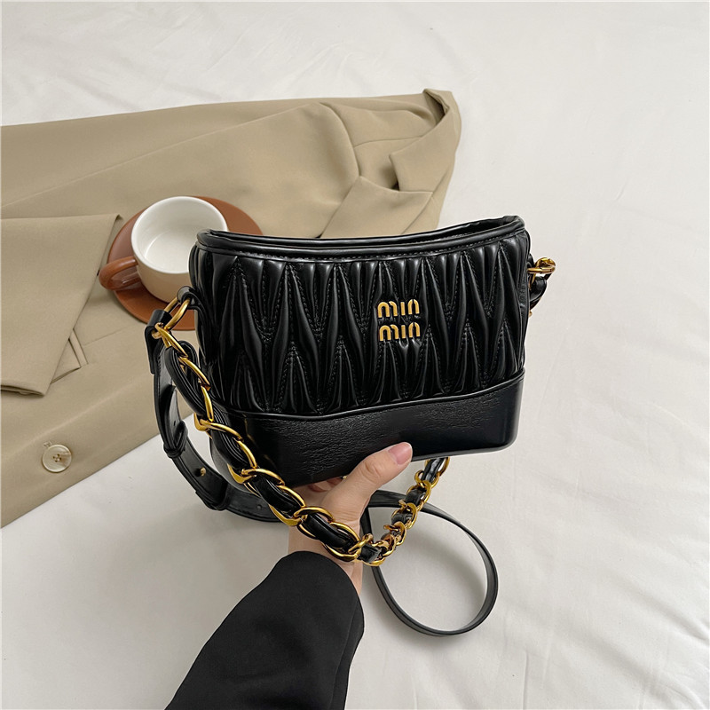 designer bag 2025 Women's rhombus chain bag ins fashion small fragrant style single shoulder bag simple crossbody bag