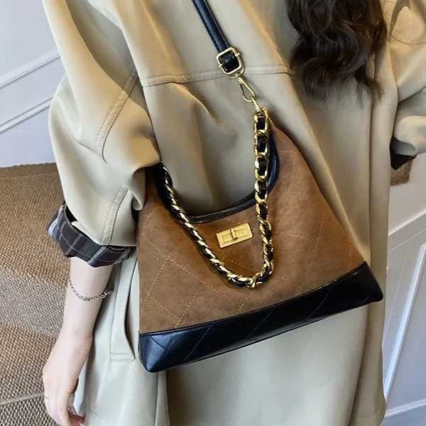 New Suede Underarm Bag for Women Korean Version of Xiaoxiangfeng Chain Bag Diamond Messenger Bag Retro TrendyW251117