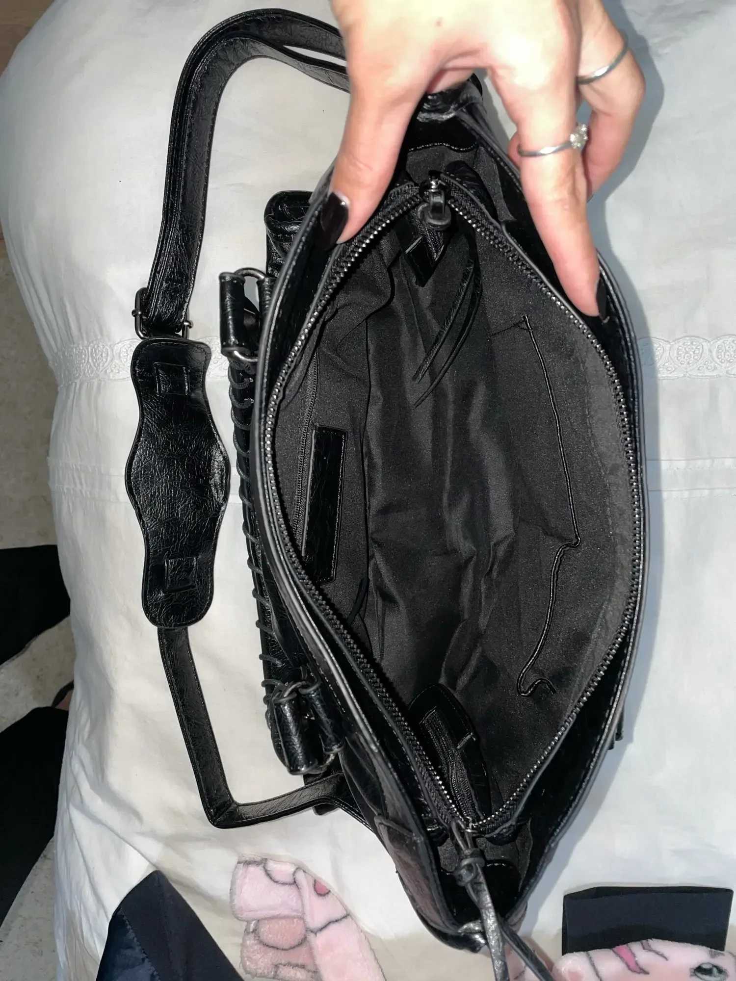 Large capacity female luxury designer city motorcycle shoulder bag 2024 autumn/winter handbag splicing cross body Y250417