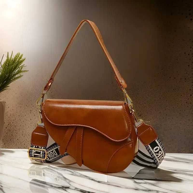 Fashionable Leather Clutch Mini Bag for Superstar Show Women with Casual Business Use and Large PocketW251117
