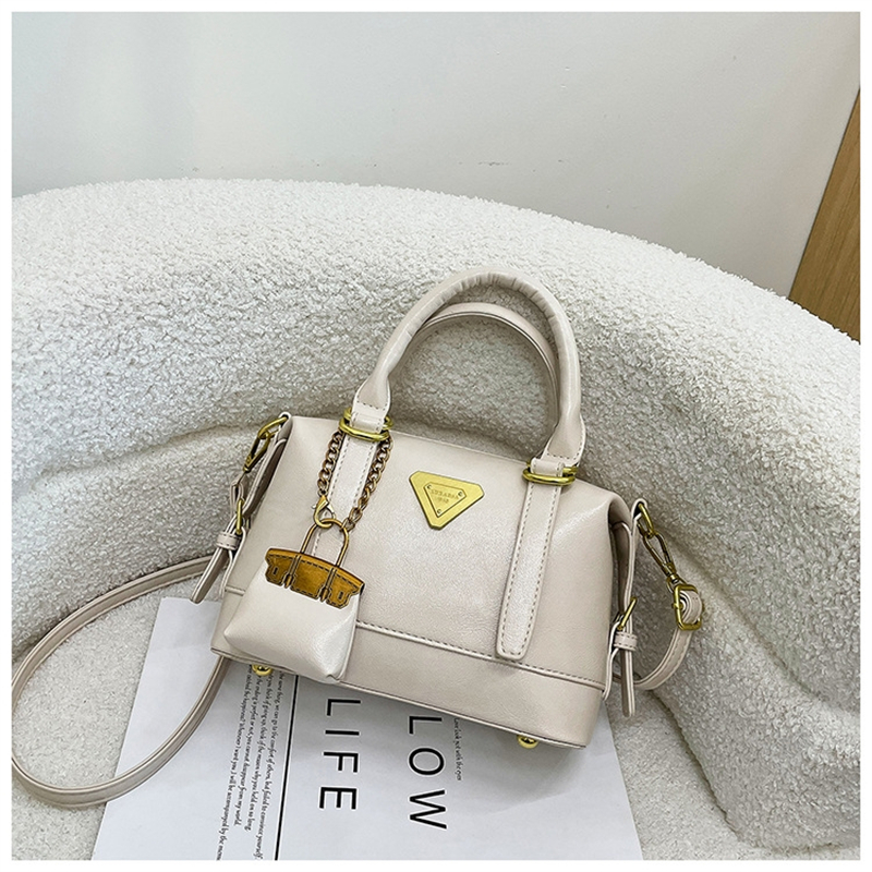 Designer free shipping designers bags for womens ladies 2025 New Handheld Commuter Single Shoulder Crossbody Bag High End Simple