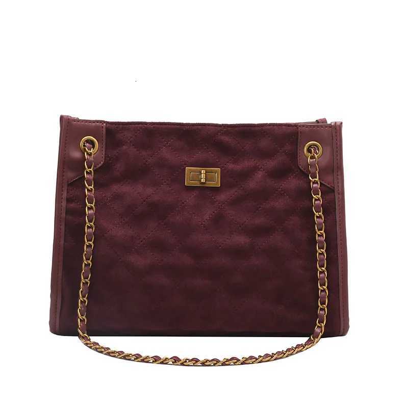 2025 Quilted Tote Bag for Women Spacious Chain Strap Purs Embroidered Shoulder Bag Large Capacity Crossbody Vintage Designer BagW251117