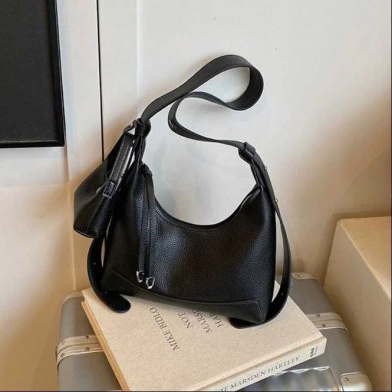 High-End Stylish Minimalist Tote Bag For Casual Business Commuter Women In Solid Color Fashion With Large CapacityW251117