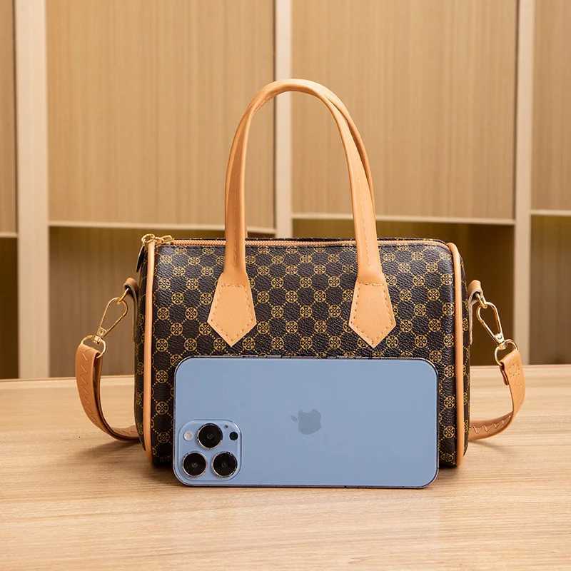 New Fashion European Retro Boston Barrel Bag for Women Pattern Printing Design Large Capacity Messenger Handbag with CrossbodyW251117