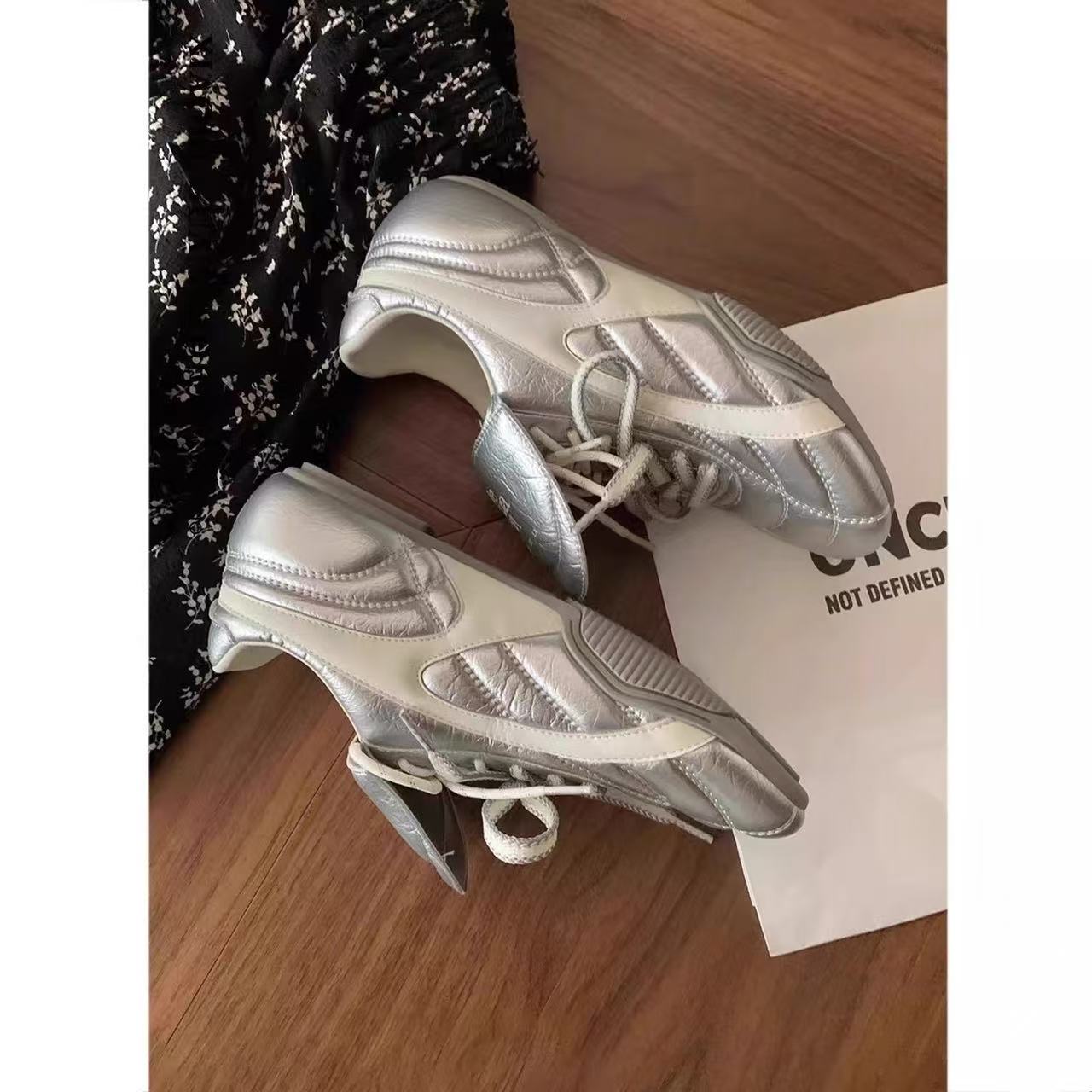Butterfly e700d Toe Round Knot Mary Janes Cross Strap High Heel 2024 New Shallow Hollow Ballet Fashion Women Hook & Loop Shoes