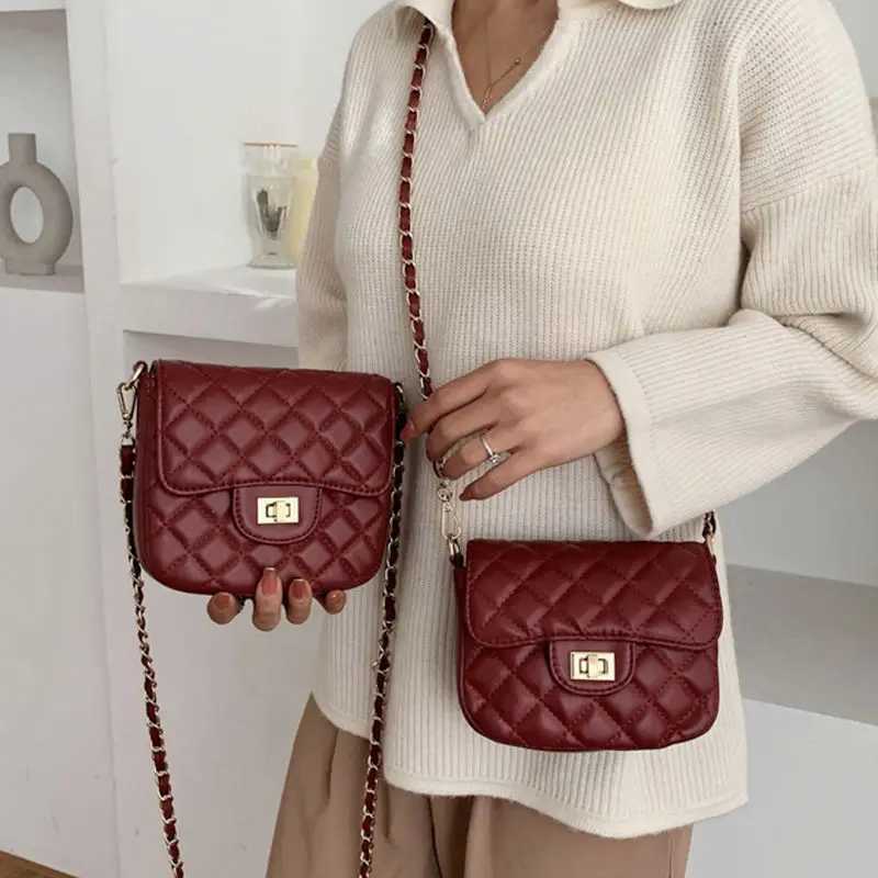 Fashion Diamond Chain Womens Bag 2024 Spring Popular New Shoulder Bag Joker Temperament Casual Small BagW251117