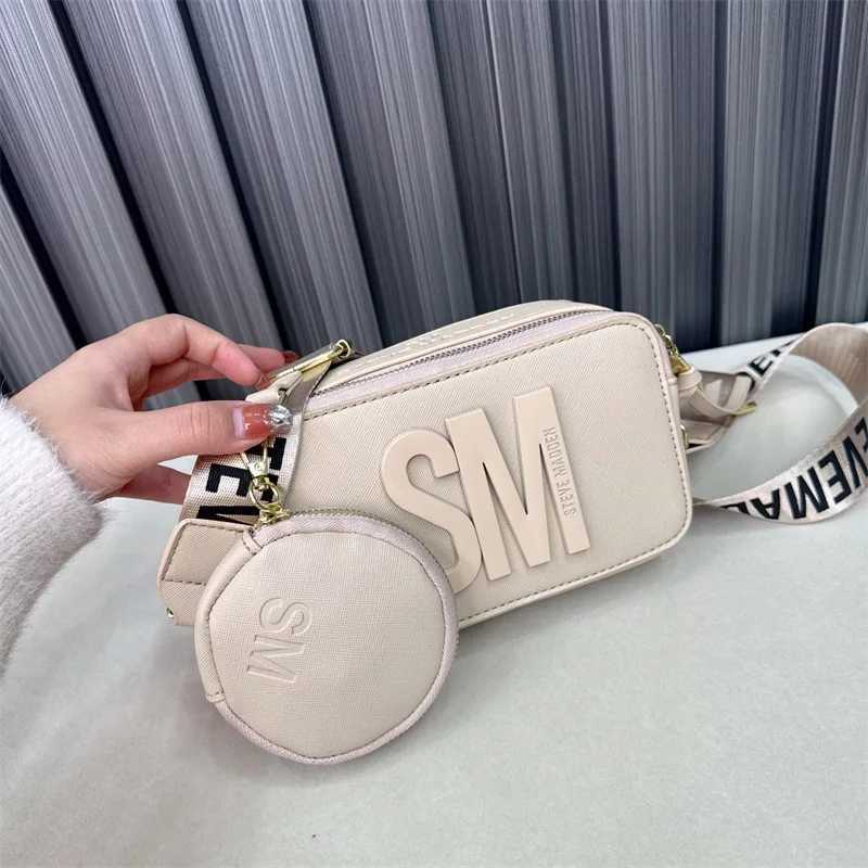 2024 Spring/Summer New Fashionable Camera Bag Wide Shoulder Strap Alphabet Small Square Bag Horizontal BagW250417