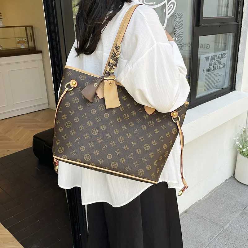 Classic Elegant Leather Messenger Bag Crossbody Shoulder Handbag For Women By Famous DesignerW251117