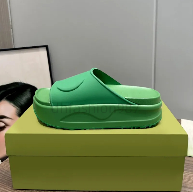 10A women's designer sandals men's thick soled shoes flip flops summer flat bottomed casual beach sandals made of high-quality genuine leather with frame