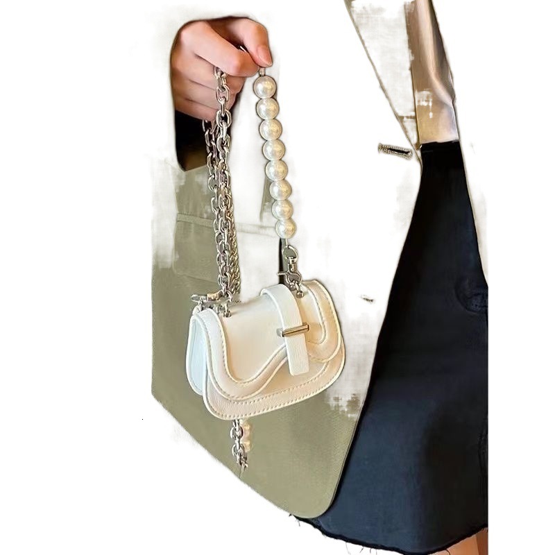 New Free Delivery Designer Mini Small For Women 2024 New Spring And Summer Design With Niche Texture, Fashionable Pearl Chain Crossbody Bag Designer B