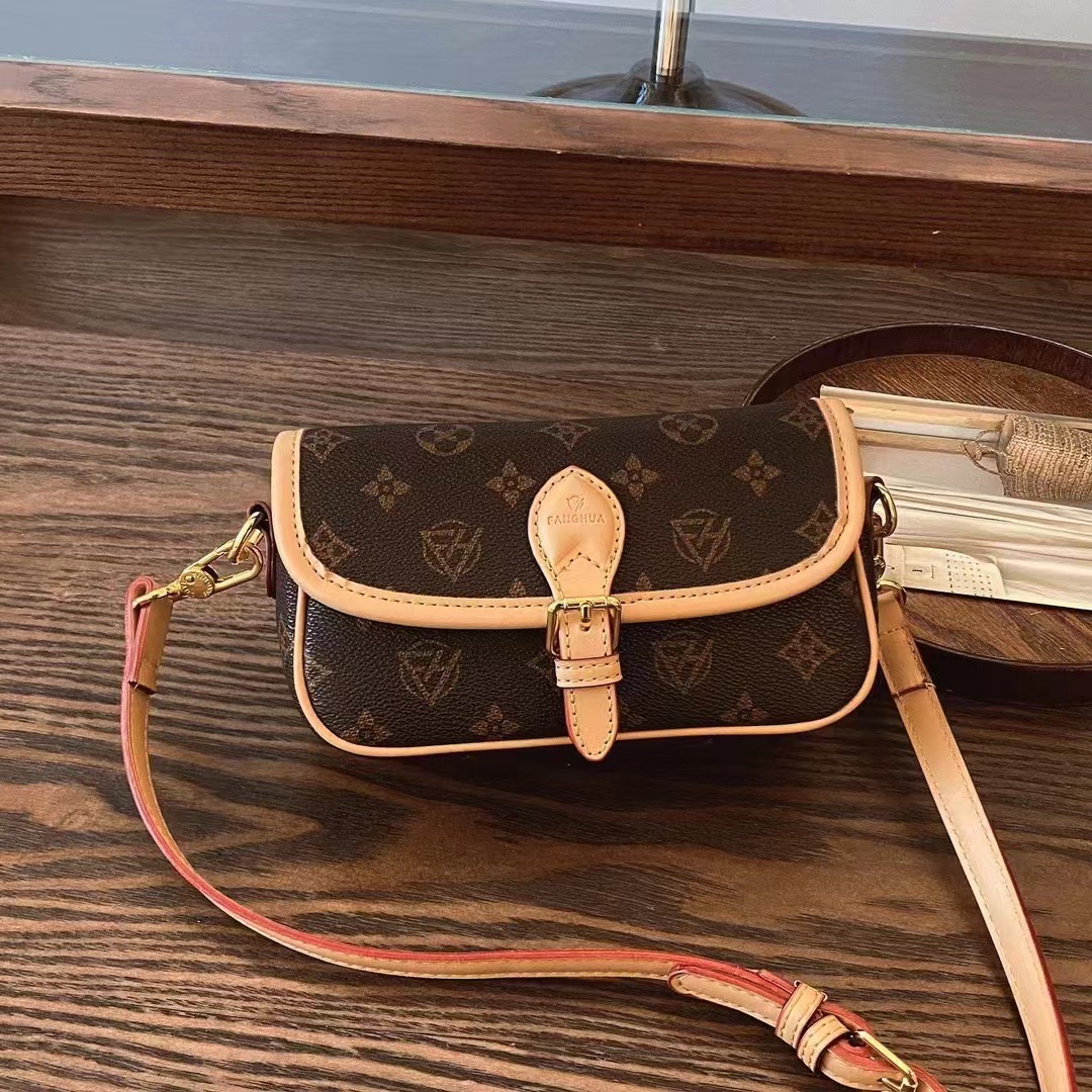 Free shipping women's bag, high-end, fashionable and casual monogram single-shoulder trendy crossbody bag 2025s hot