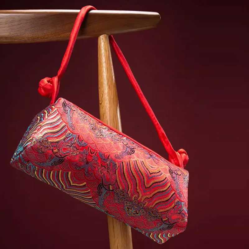 New Arrival New Silk Embroidered Womens Bag Fashion Match Bridal Womens Handbag Clutch Bag Z250417