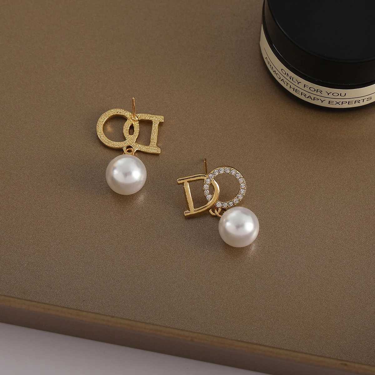 Korean Fashion Lady Earrings Rhinestone luxury Design DO Letter Earrings For Women Classic Pearl Pendant Earrings Party Jewelry K251117