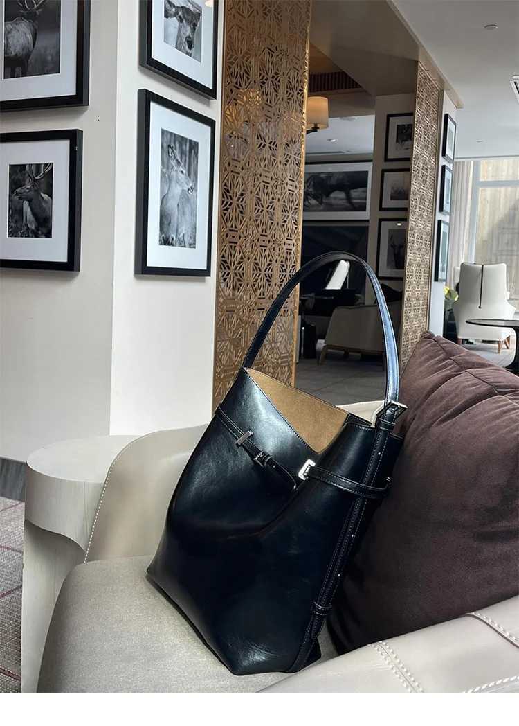 New Ladies Handbag Tote Bag Soft Simple Women Bucket Bag Fashionable Lady Shoulder Bag Luxury Thick Leather Bag 2024W251117