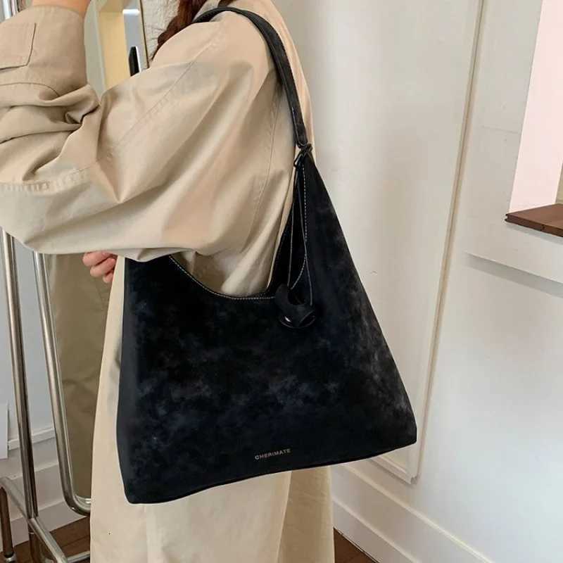 Elegant Messenger Bag for Women Crafted from Genuine Leather Luxury Brand Design Famous Designer TouchW251117