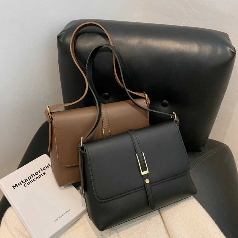 MOODS Classic Flap Shoulder Bags For Women 2023 Luxury Designer Handbag Retro Pure Color Large Capacity Messenger Bag Sac A MainW251117