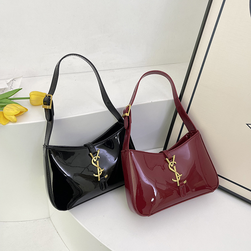 designer bag 2025 new High-end, foreign-style, fashionable underarm bag popular and versatile light luxury commuter shoulder bag