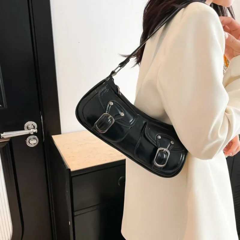 High-grade Temperament Ladies Fashion New Retro Underarm Bag Network Red Everything Instagram Simple Motorcycle Bag Good-lookingW251115