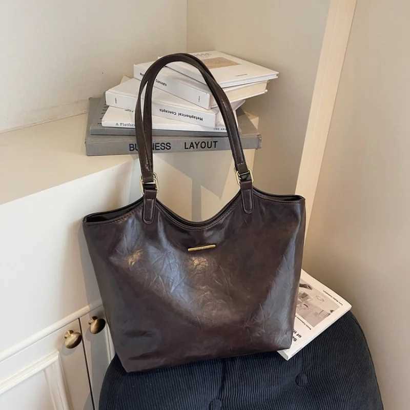 Chic-elegant 2025 New Ladies Luxury Brand Leather Shoulder Bag Famous Designer Simple Popular Classic PremiumW251117