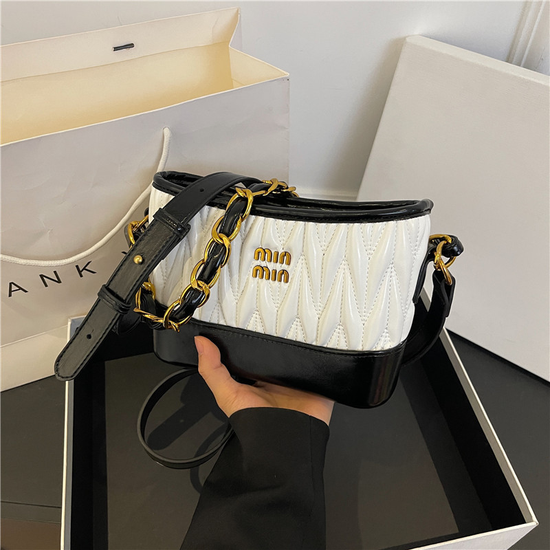 designer bag 2025 Women's rhombus chain bag ins fashion small fragrant style single shoulder bag simple crossbody bag