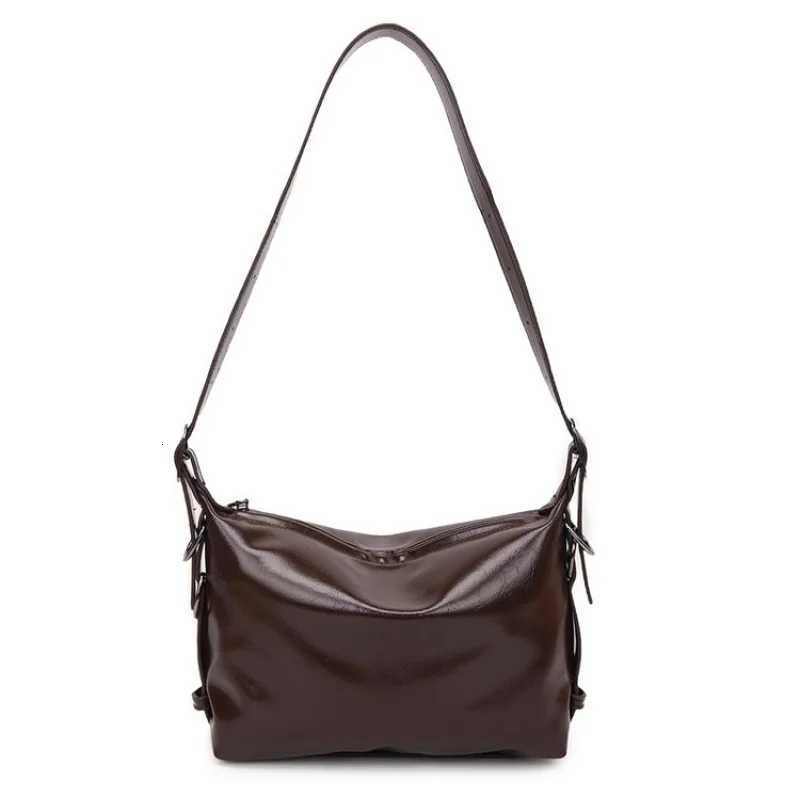 Unique Minimalist Leather Clutch Bag In Vintage Style With Letter And Trendy Commuter UseW251117