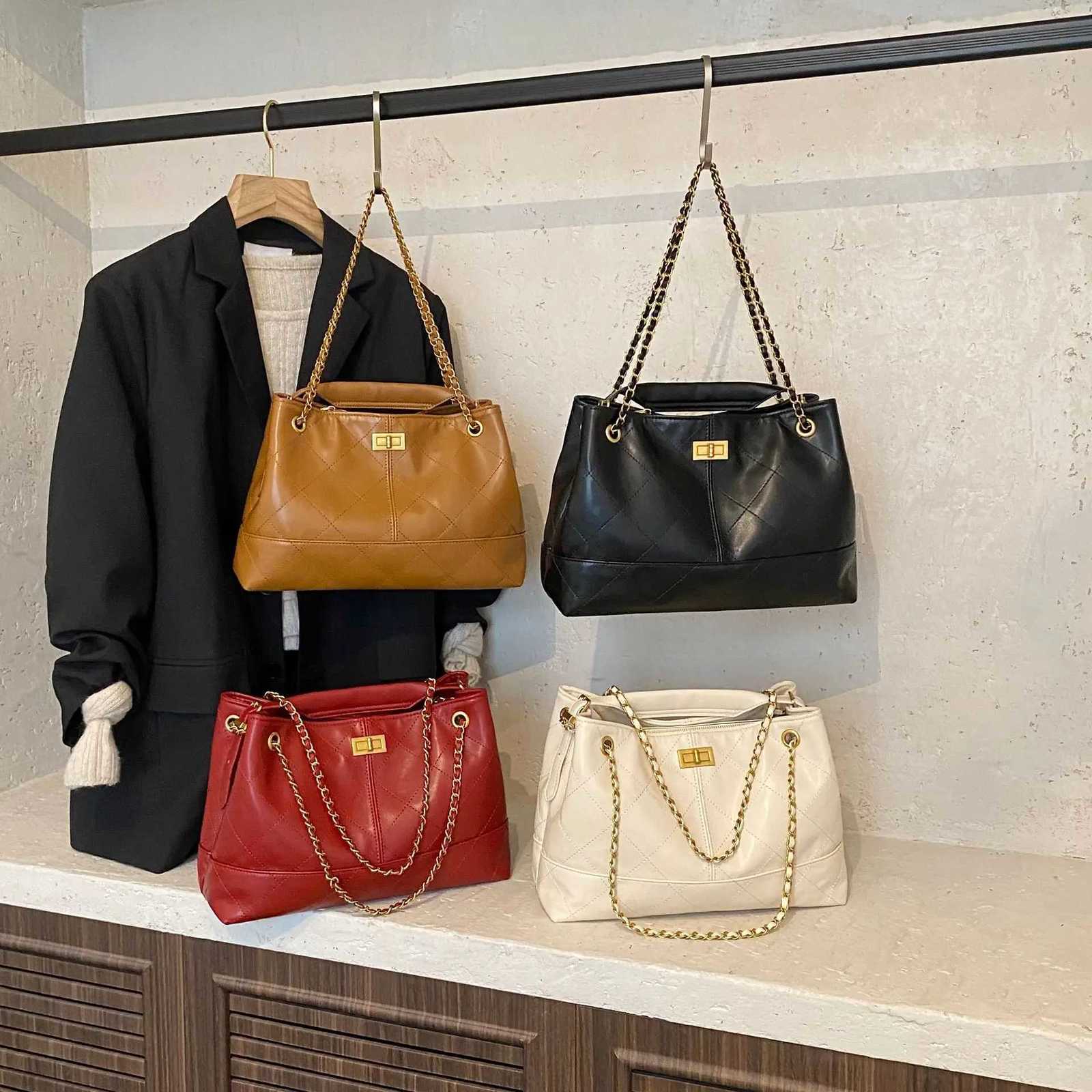 2025 New LuxuryQuilted Bag Cowhide Suede Chain Shoulder Bucket Bag Womens High-end Versatile Bag W251117