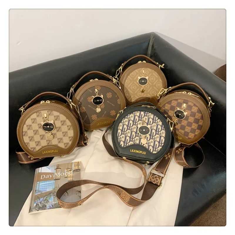 Elegant Micro Crossbody Bag For Ladies For Essential Carry Only In Luxurious Miniature LeatherW251117
