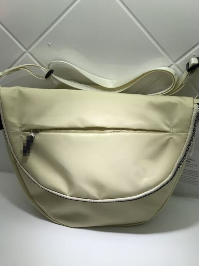 waterproof women Outdoor Daily Leisure Yoga Sports 5L crossbody All night festival Women's Crossbody Bag