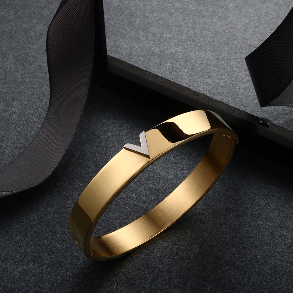 Exquisite And Minimalist Geometric Design Bracelet Stainless Steel Material Fashionable And Versatile Bracelet Suitable For Holiday Gift Bracelets