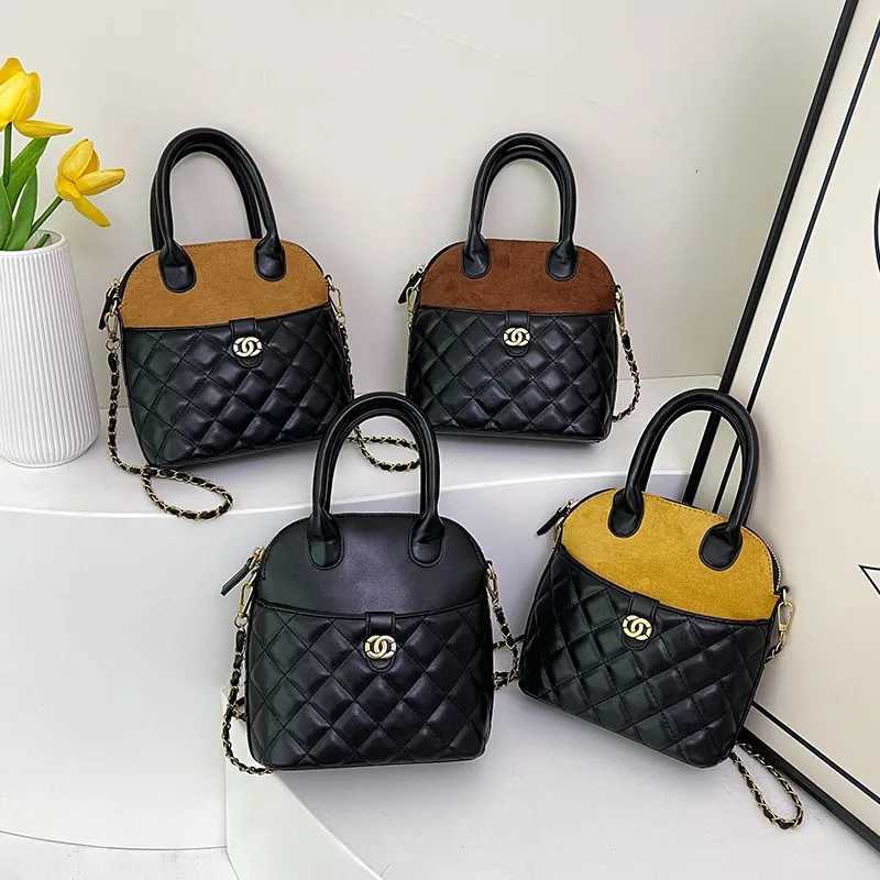 Simple Casual Shopper Tote Bag With Large Capacity For Women Fashionable Trendy And Leather FinishW251117