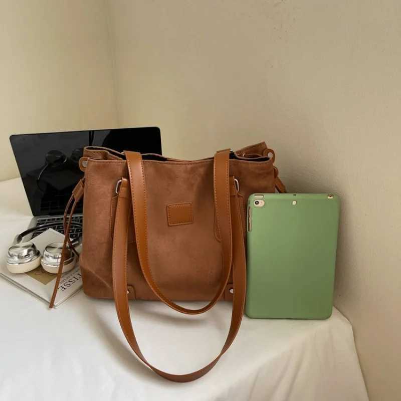 Elegant Classic Designer Paris Fashion Clutch Mini Bag For Fashionable Women Casual Simple Luxury VintageW251117