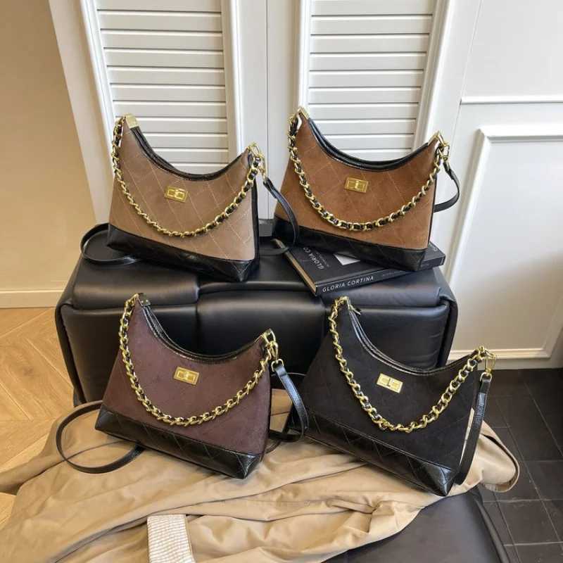 Elegant Womens Messenger Bag Made Of Fine Leather Boasting High-End Quality And Trendy Vintage Daily LookW251117