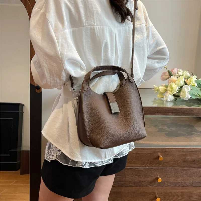 Popular Classic Leather Womens Messenger Bag High-End Luxury Brand Trendy Elegant Commuter Vintage Daily BagW251117
