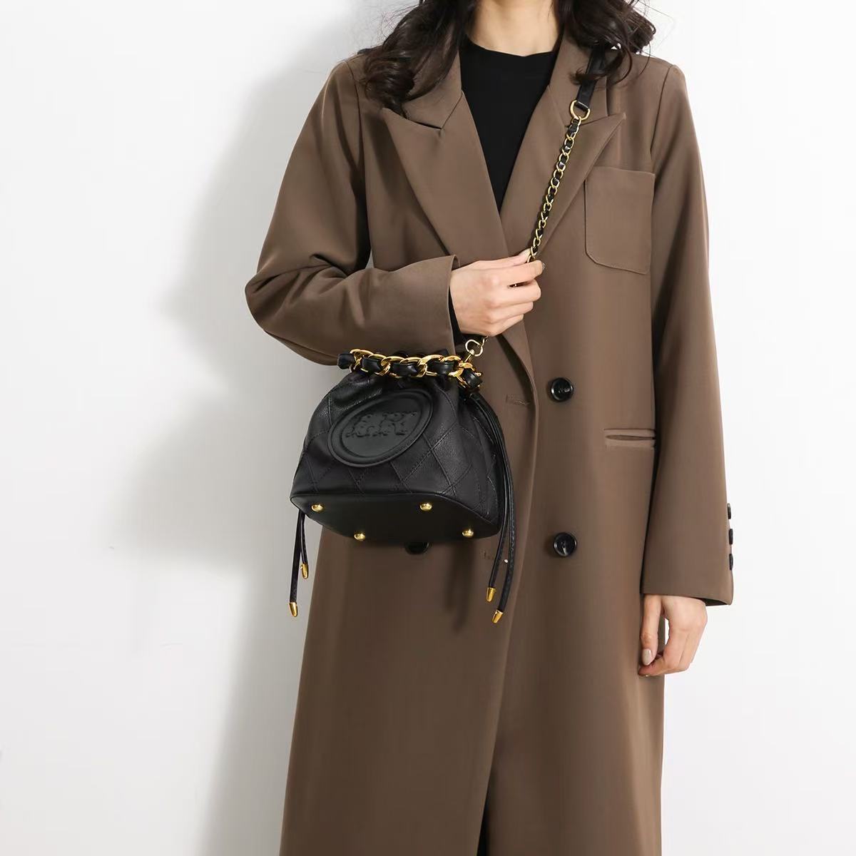 Bright Leather Printed Water Bucket Bag For Women 2025 New Trend Chain Handbag With Drawstring Shoulder Crossbody Bag