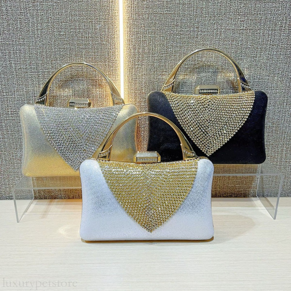 2025 New Top Designer Noble Dia Stone V-shaped Women's Wallet Dress Cross Shoulder Handheld Socialite Banquet Bag