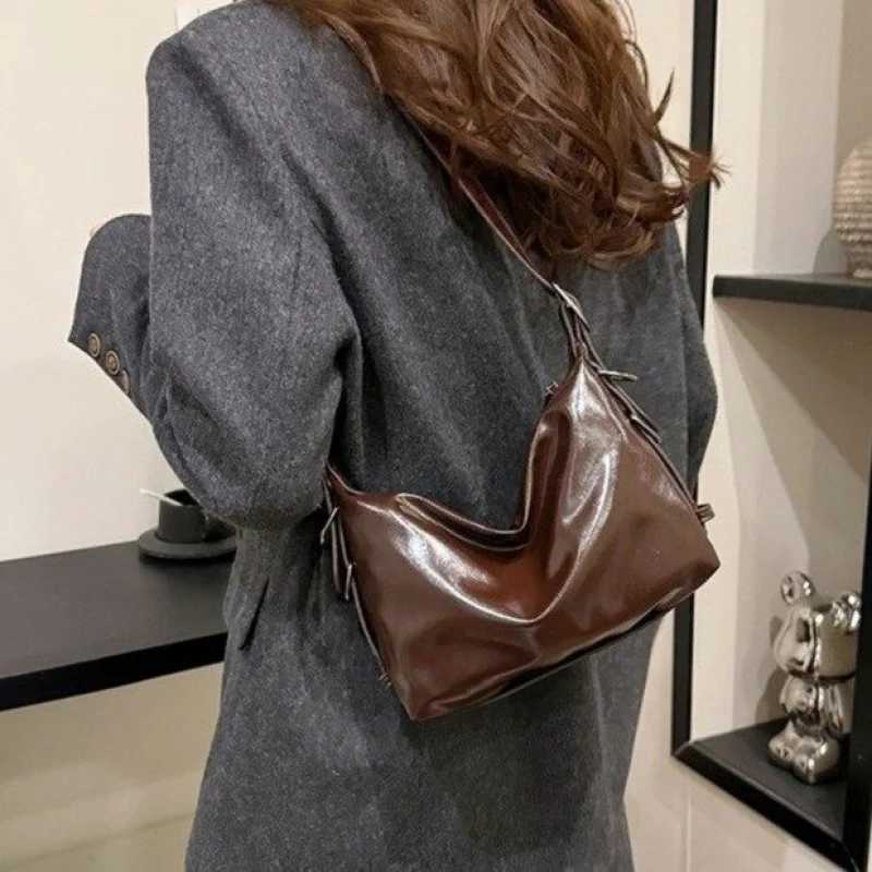 Unique Minimalist Leather Clutch Bag In Vintage Style With Letter And Trendy Commuter UseW251117